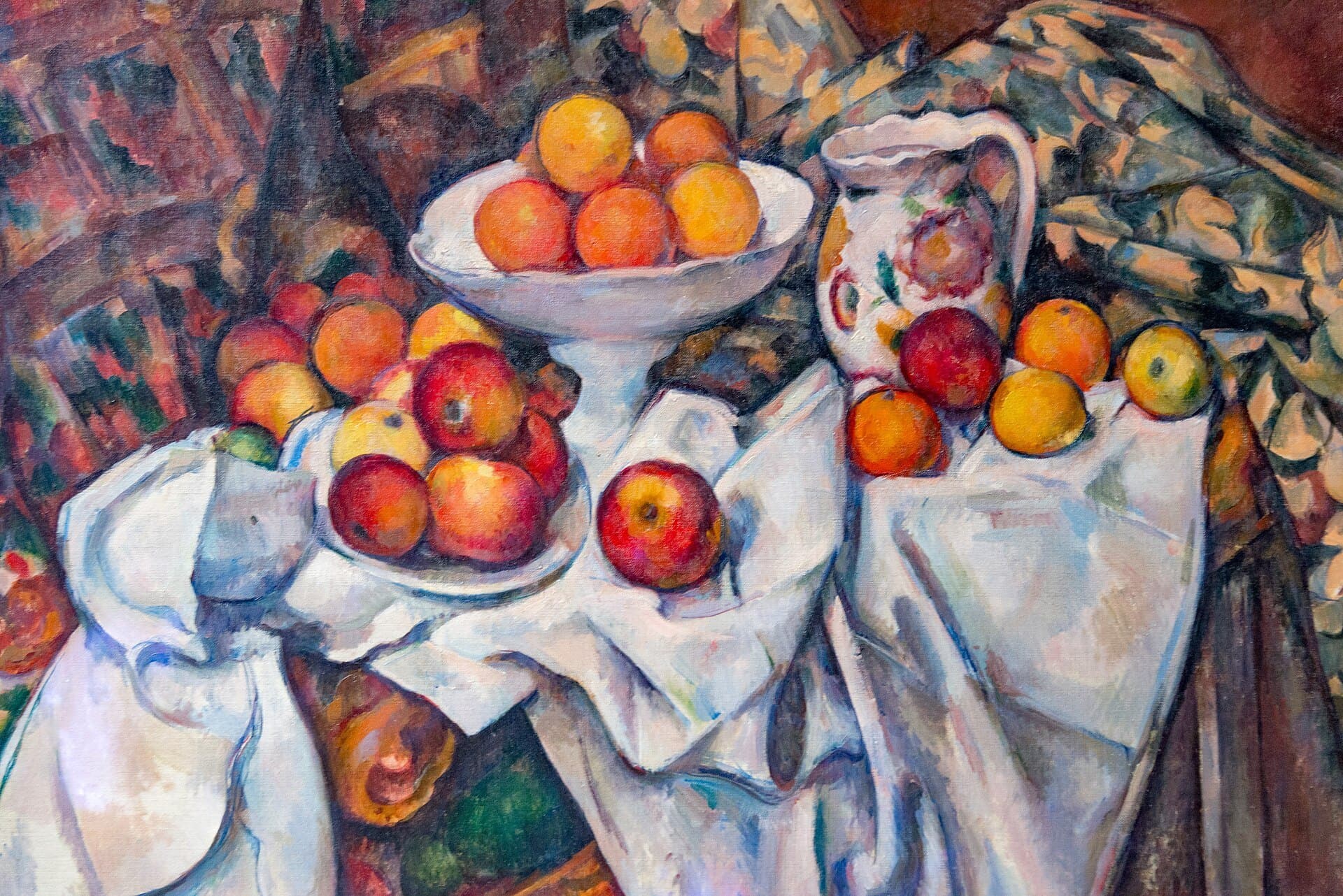 Fruit and cloth arranged on a table